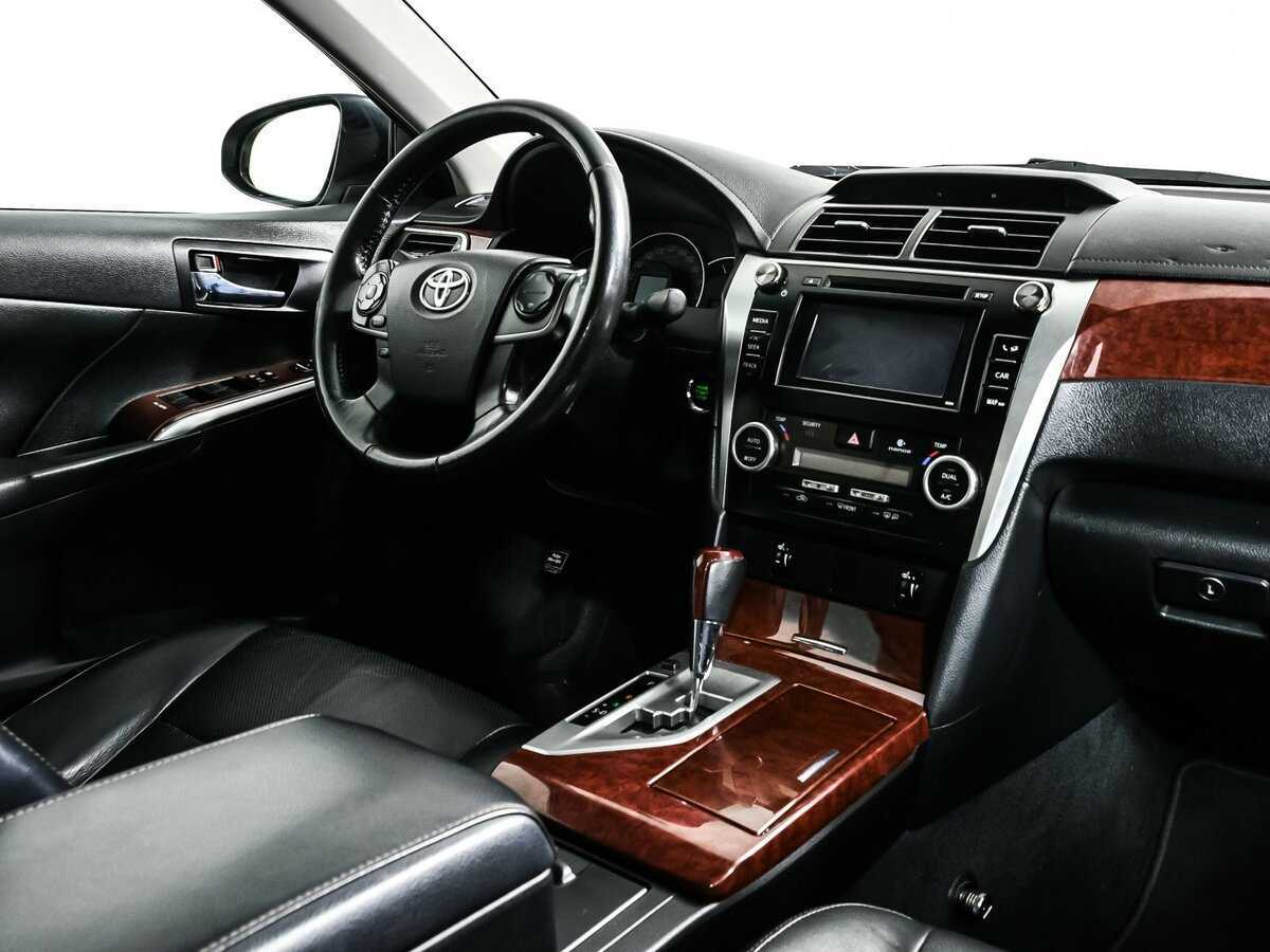 Toyota Camry с пробегом — 2014 год. Фото: #7