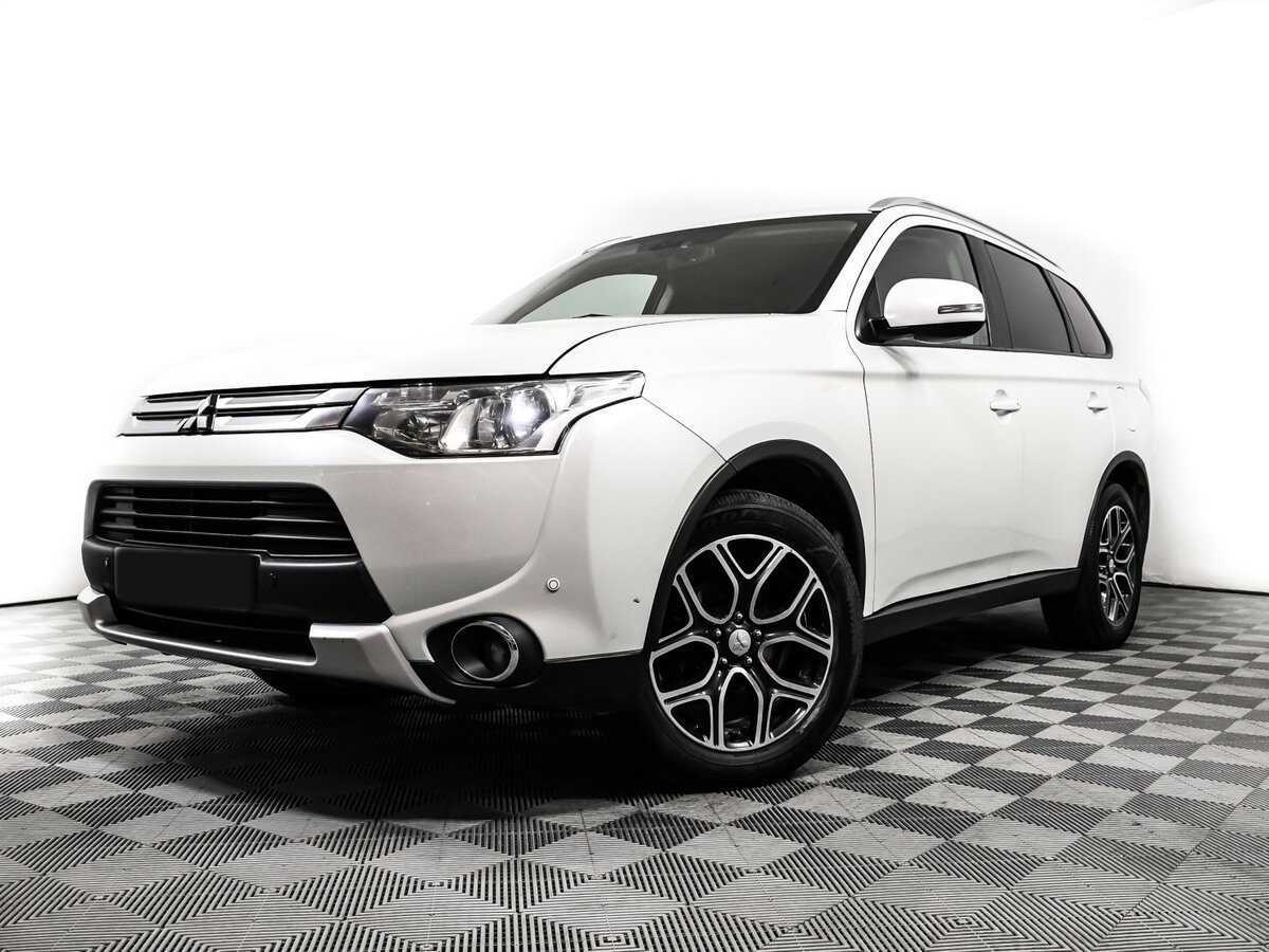 Mitsubishi Outlander с пробегом — 2015 год. Фото: #13