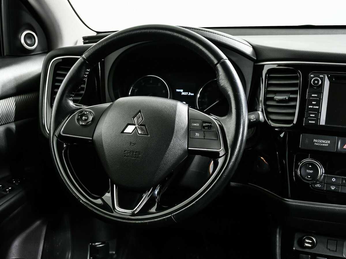 Mitsubishi Outlander с пробегом — 2017 год. Фото: #11