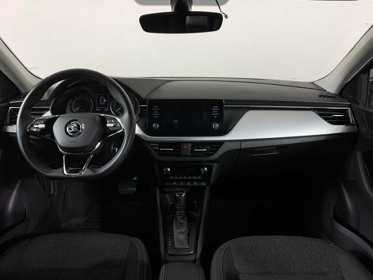 Skoda Rapid с пробегом — 2021 год. Фото: #12