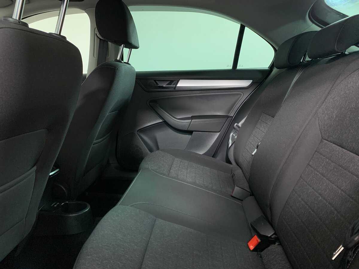 Skoda Rapid с пробегом — 2021 год. Фото: #18