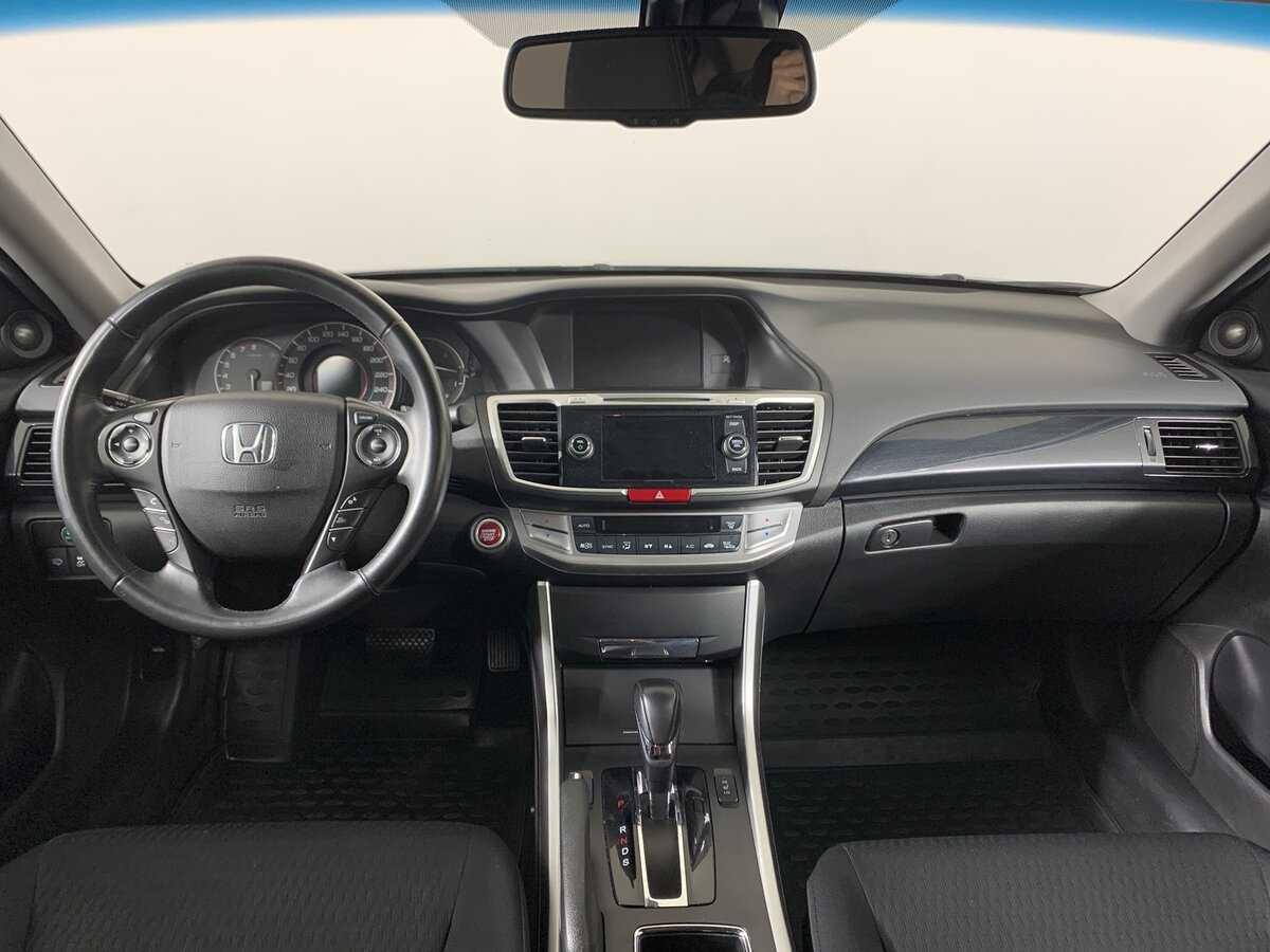 Honda Accord с пробегом — 2013 год. Фото: #10
