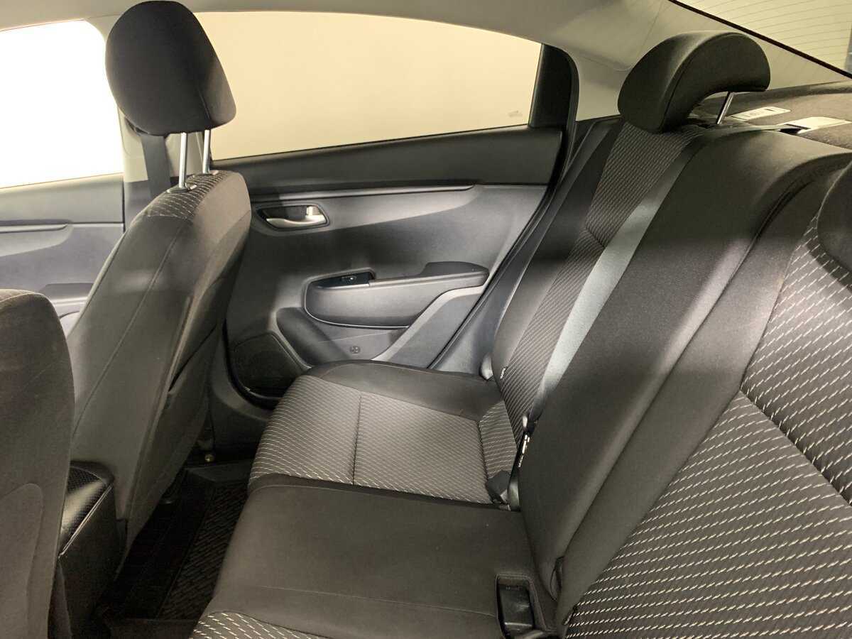 Kia Rio с пробегом — 2017 год. Фото: #18