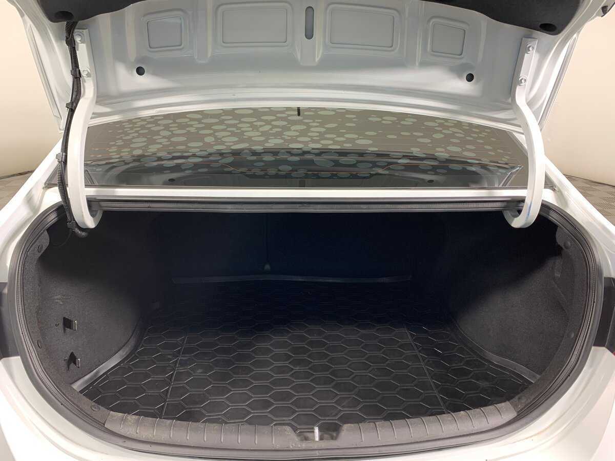 Hyundai Solaris с пробегом — 2017 год. Фото: #18