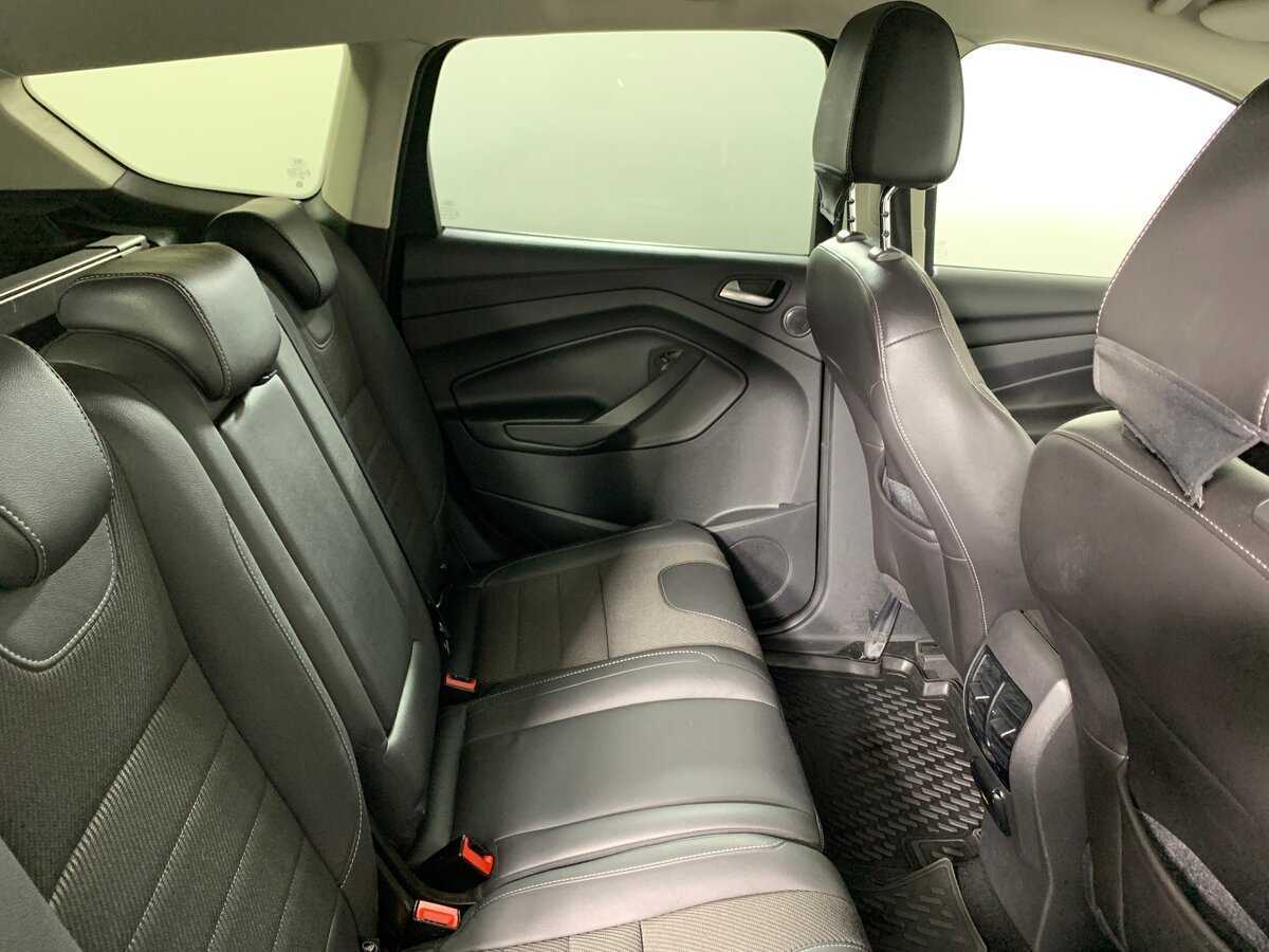 Ford Kuga с пробегом — 2014 год. Фото: #16