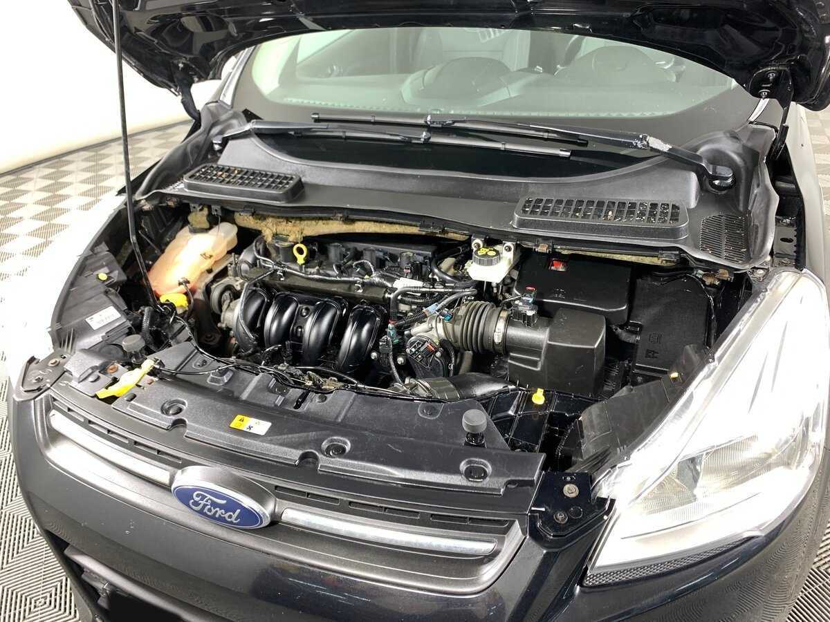 Ford Kuga с пробегом — 2015 год. Фото: #9