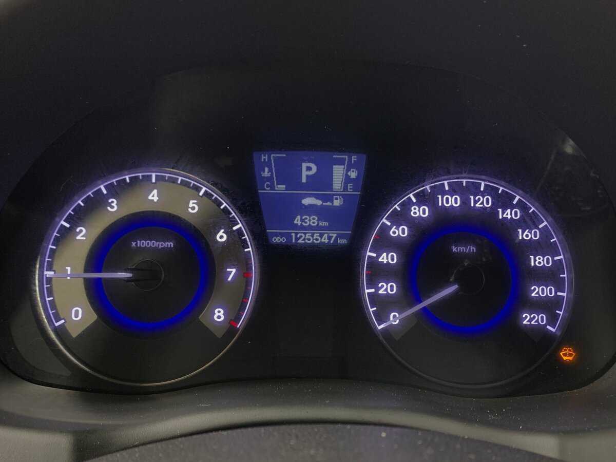 Hyundai Solaris с пробегом — 2012 год. Фото: #14