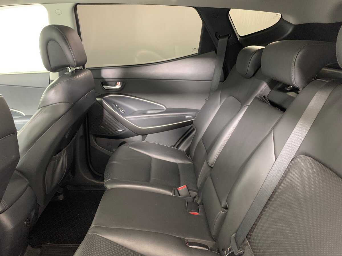 Hyundai Santa Fe с пробегом — 2017 год. Фото: #19