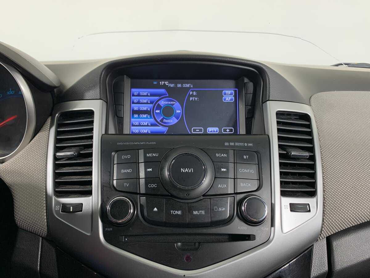 Chevrolet Cruze с пробегом — 2012 год. Фото: #15