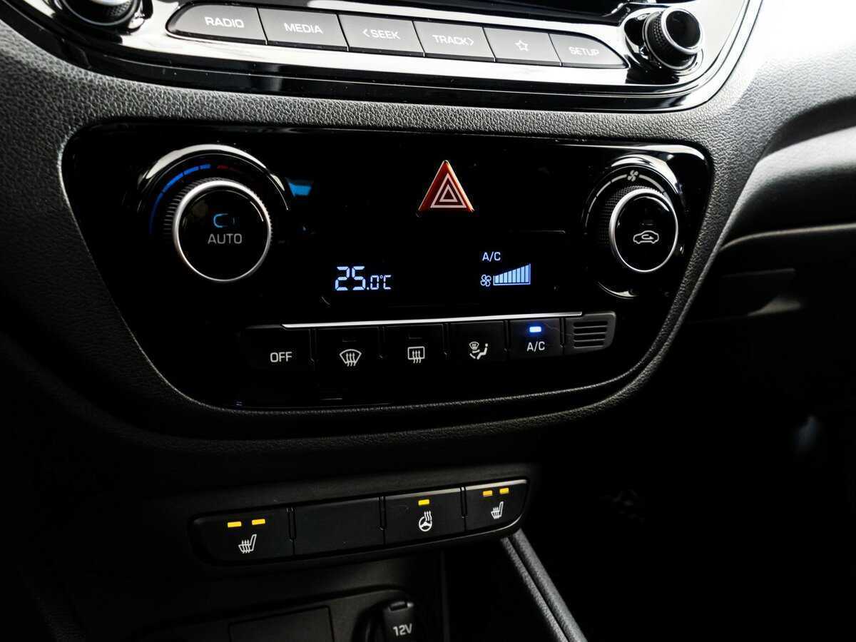 Hyundai Solaris с пробегом — 2022 год. Фото: #10