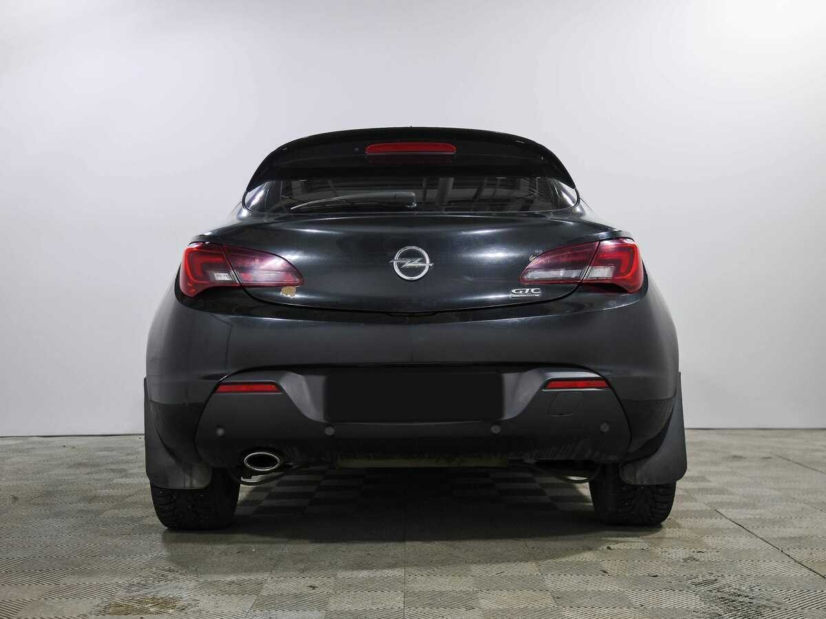 Opel Astra с пробегом — 2012 год. Фото: #4