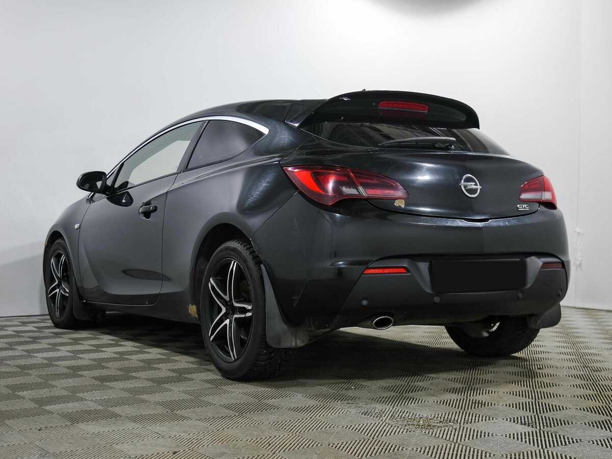 Opel Astra с пробегом — 2012 год. Фото: #5