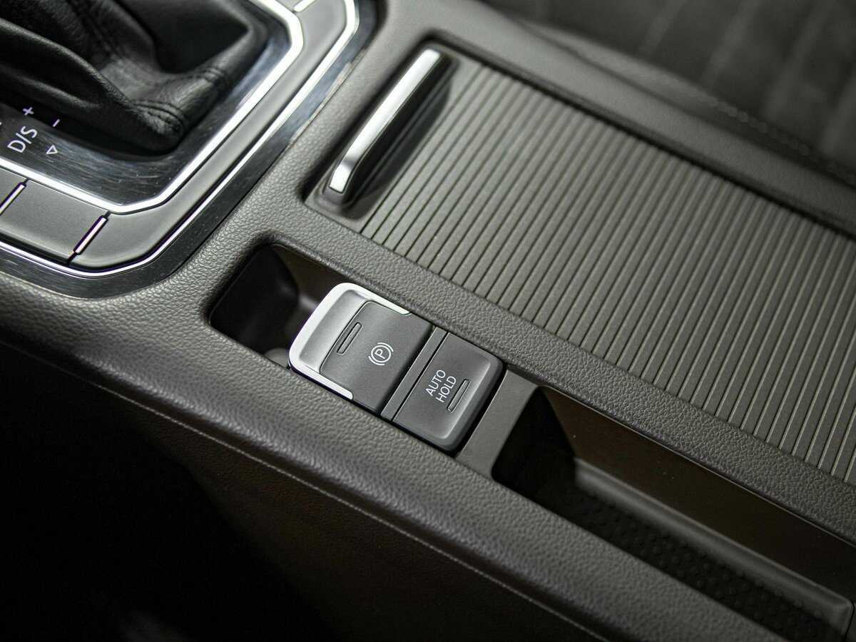 Volkswagen Passat с пробегом — 2016 год. Фото: #10