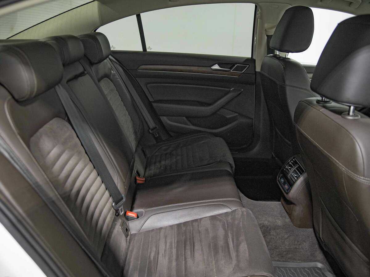 Volkswagen Passat с пробегом — 2016 год. Фото: #14