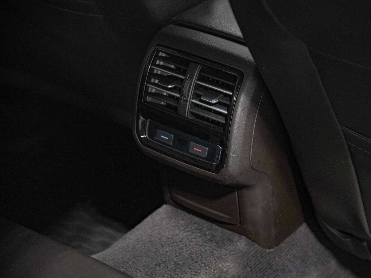 Volkswagen Passat с пробегом — 2016 год. Фото: #15