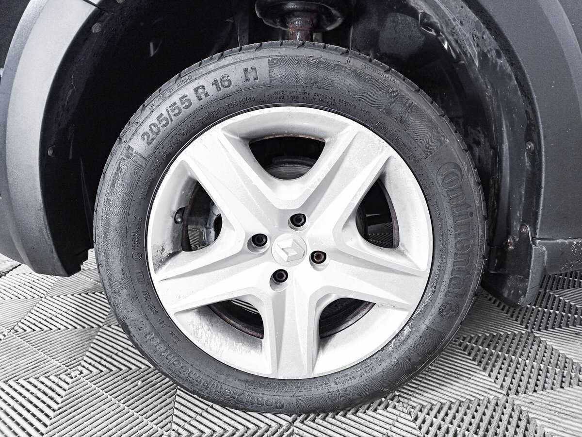 Renault Sandero с пробегом — 2014 год. Фото: #16