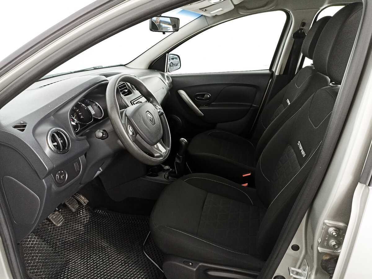 Renault Sandero с пробегом — 2017 год. Фото: #13