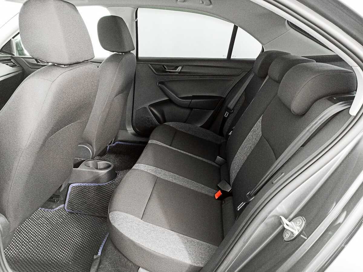 Skoda Rapid с пробегом — 2021 год. Фото: #8