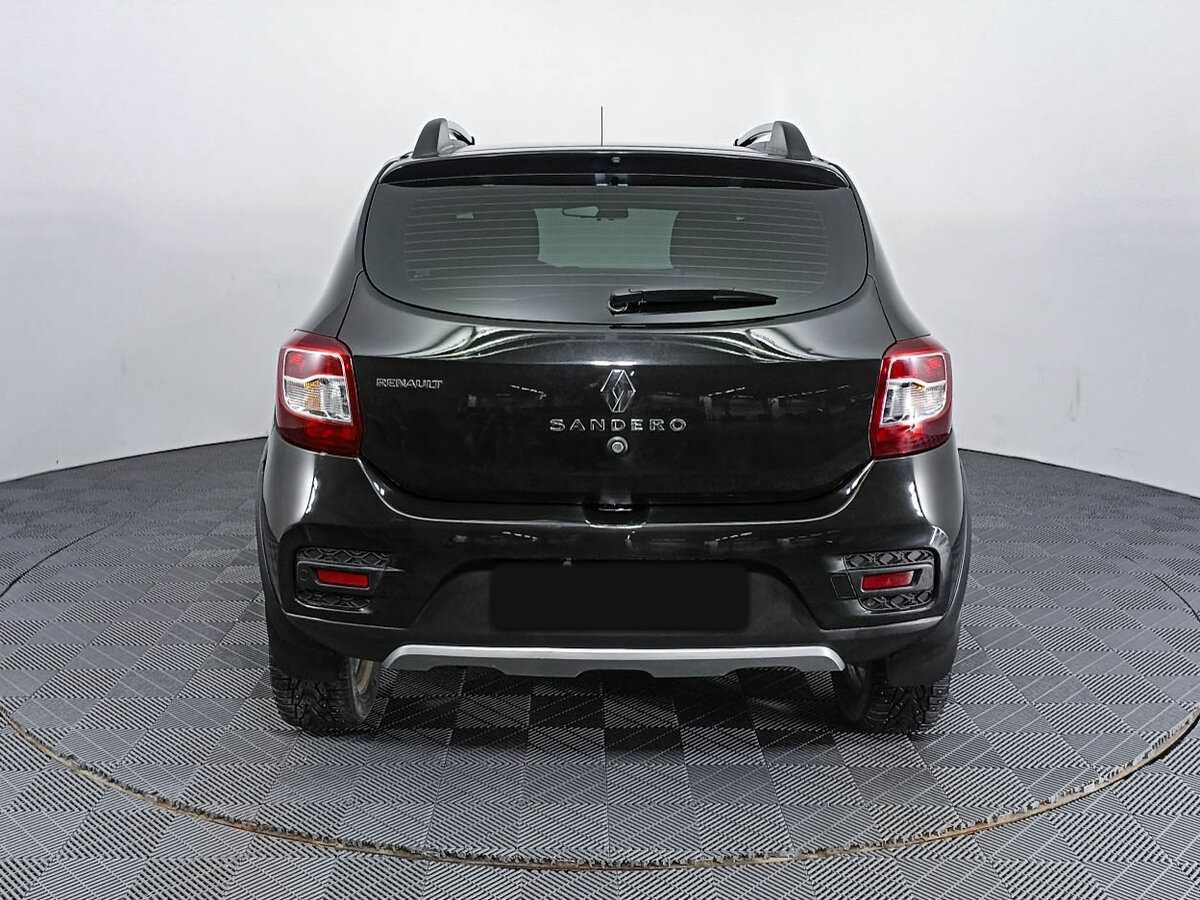Renault Sandero с пробегом — 2016 год. Фото: #4
