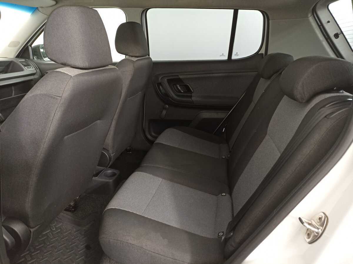 Skoda Fabia с пробегом — 2013 год. Фото: #11