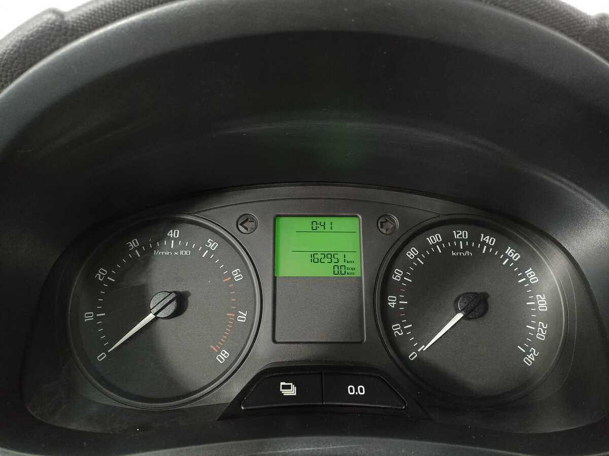 Skoda Fabia с пробегом — 2013 год. Фото: #12