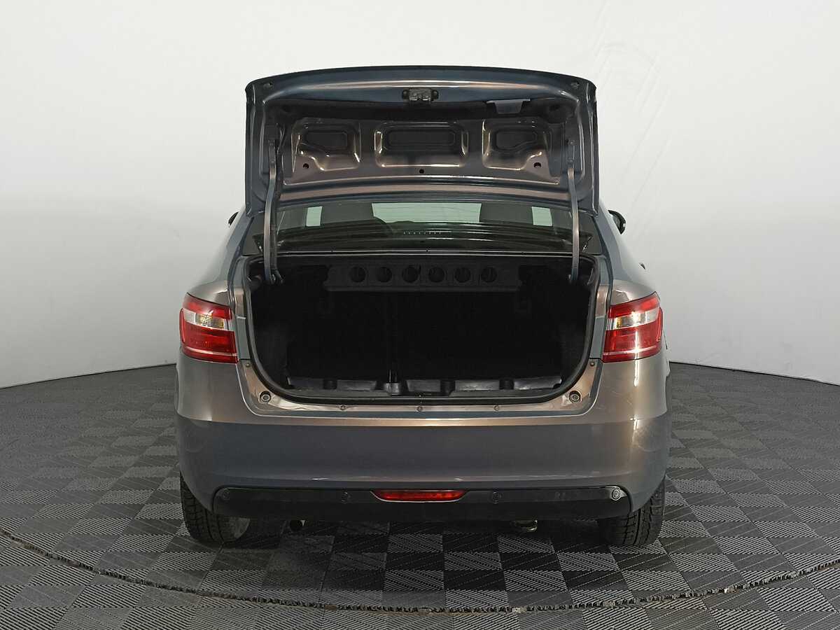 Lada (ВАЗ) Vesta с пробегом — 2017 год. Фото: #8