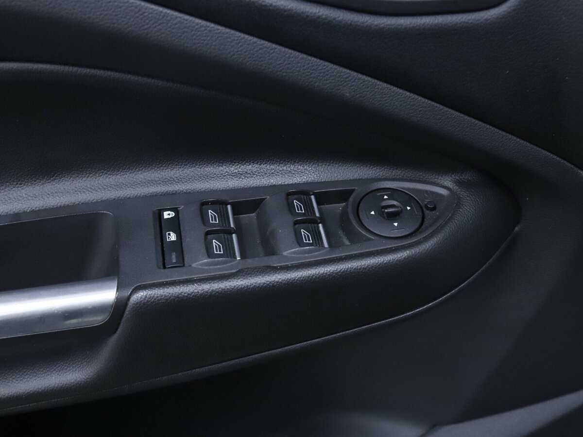 Ford Kuga с пробегом — 2015 год. Фото: #7