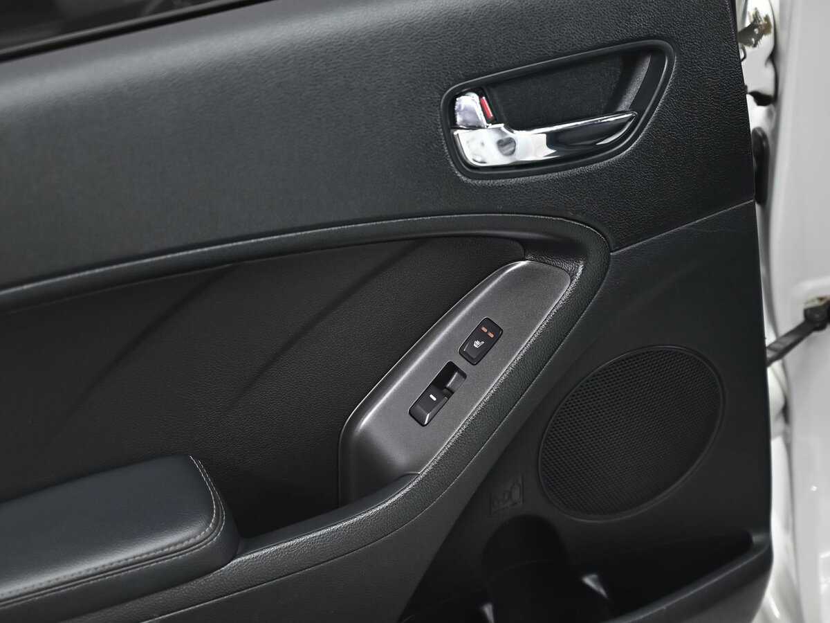 Kia Cerato с пробегом — 2013 год. Фото: #6