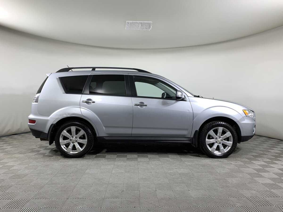 Mitsubishi Outlander с пробегом — 2012 год. Фото: #3