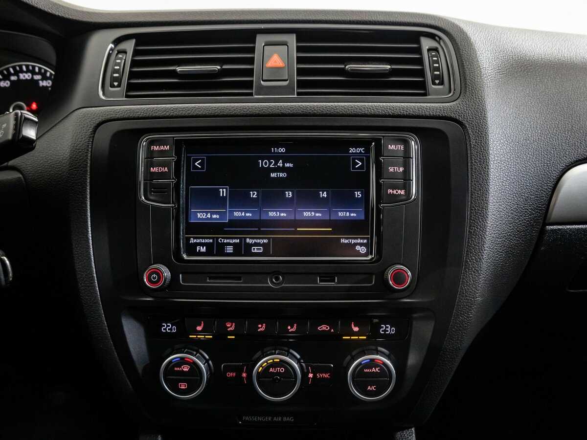 Volkswagen Jetta с пробегом — 2012 год. Фото: #11