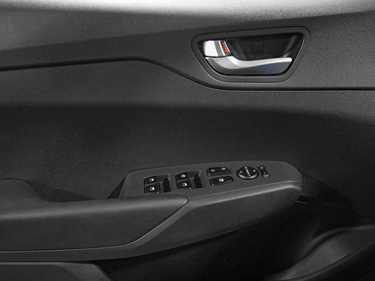 Hyundai Solaris с пробегом — 2021 год. Фото: #10