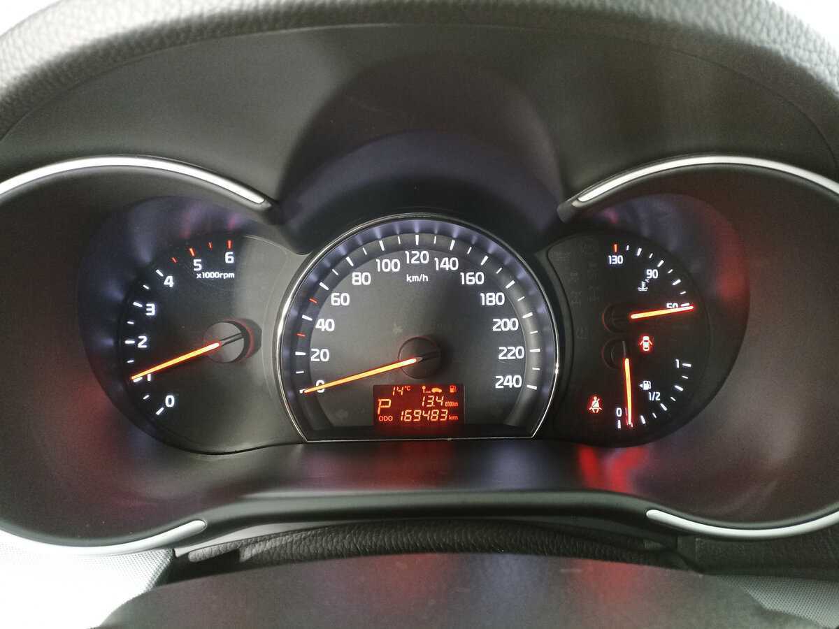 Kia Sorento с пробегом — 2014 год. Фото: #9