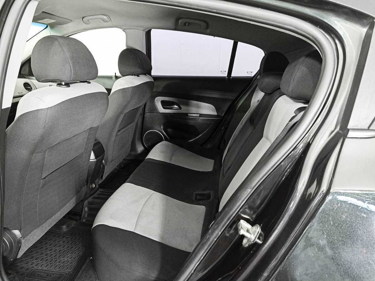 Chevrolet Cruze с пробегом — 2014 год. Фото: #9