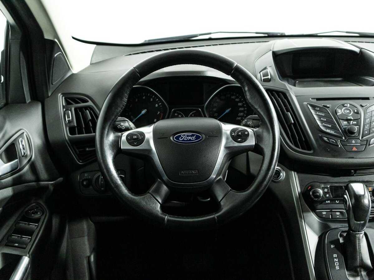 Ford Kuga с пробегом — 2015 год. Фото: #18
