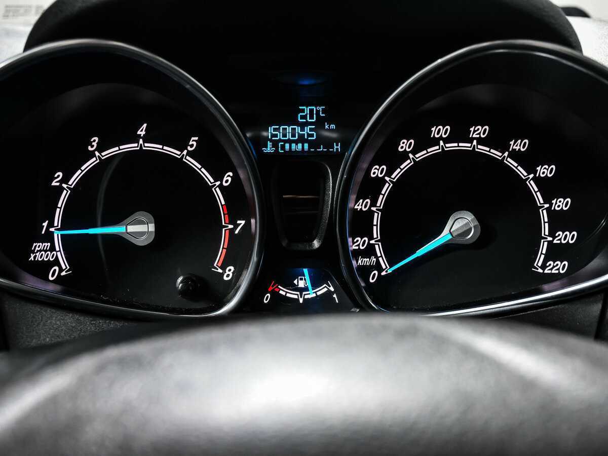 Ford Fiesta с пробегом — 2015 год. Фото: #9