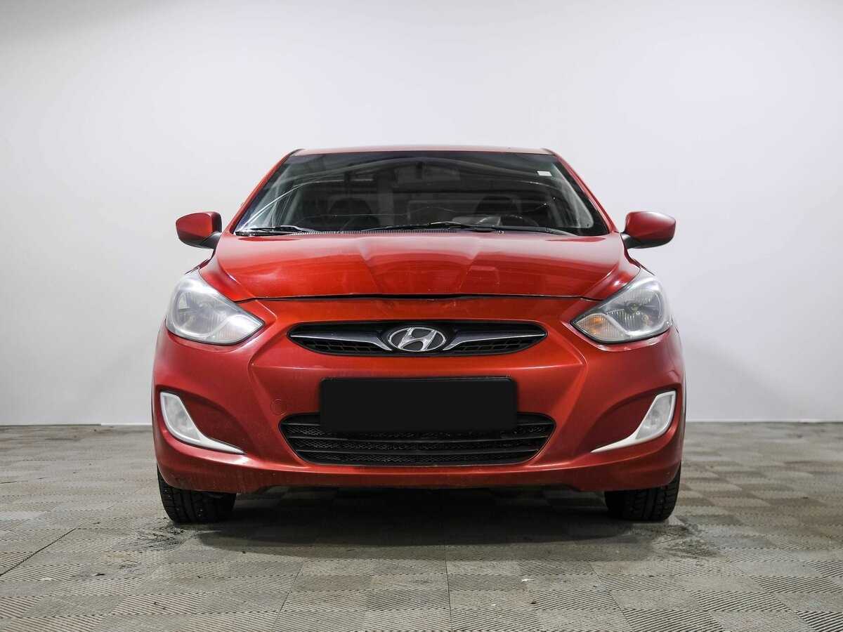 Hyundai Solaris с пробегом — 2012 год. Фото: #1