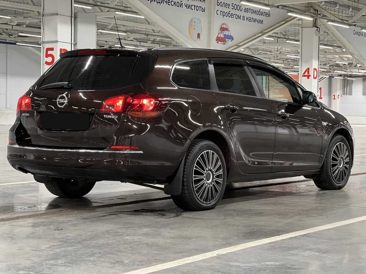 Opel Astra с пробегом — 2013 год. Фото: #4