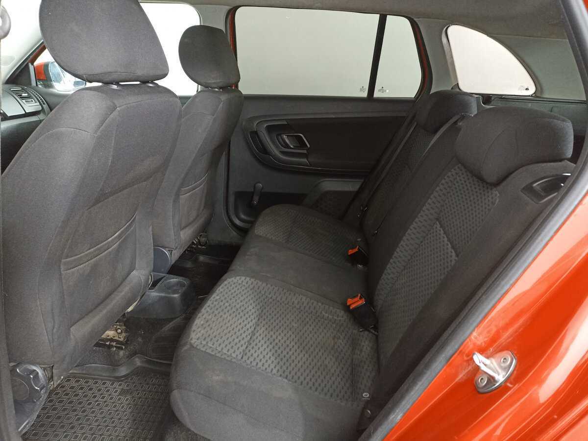 Skoda Fabia с пробегом — 2014 год. Фото: #11