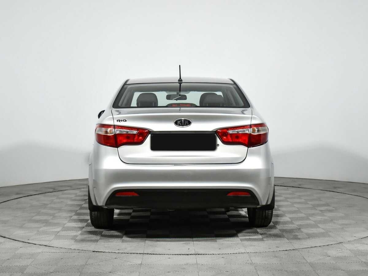 Kia Rio с пробегом — 2012 год. Фото: #5