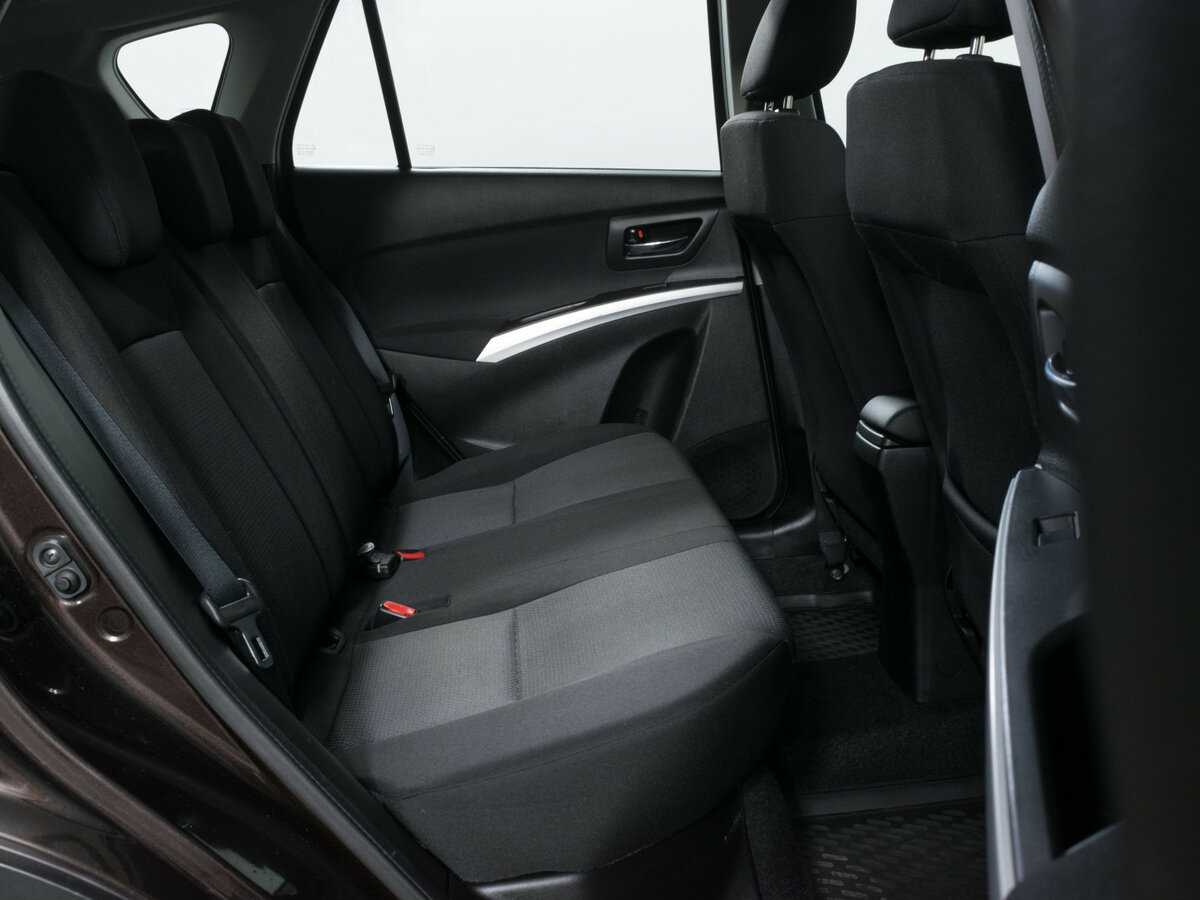 Suzuki SX4 с пробегом — 2014 год. Фото: #9