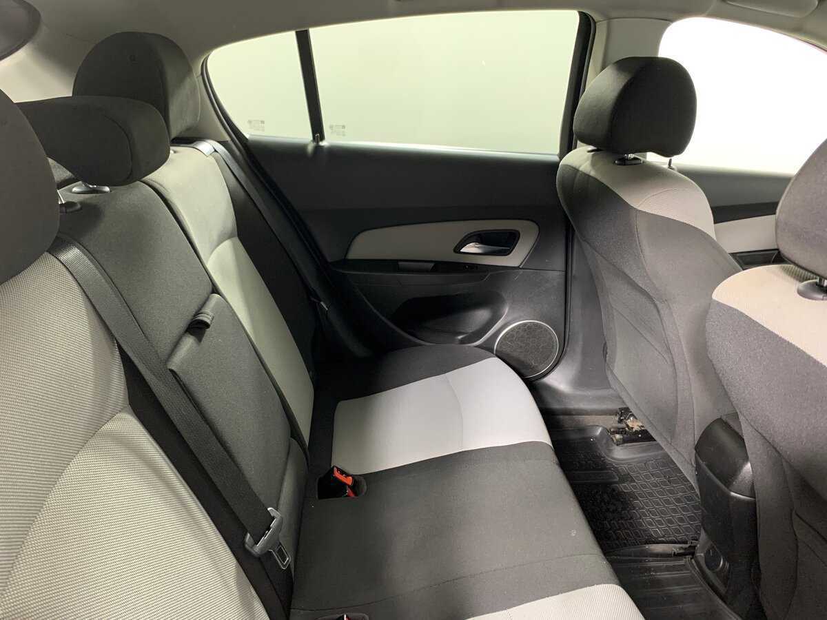 Chevrolet Cruze с пробегом — 2013 год. Фото: #17