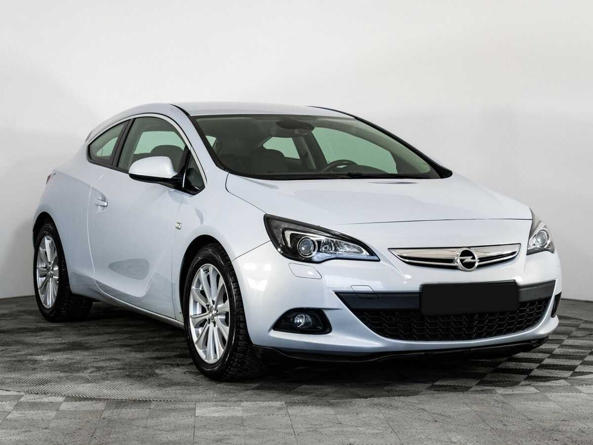 Opel Astra с пробегом — 2012 год. Фото: #2