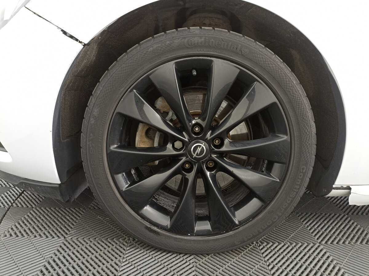 Opel Astra с пробегом — 2013 год. Фото: #16