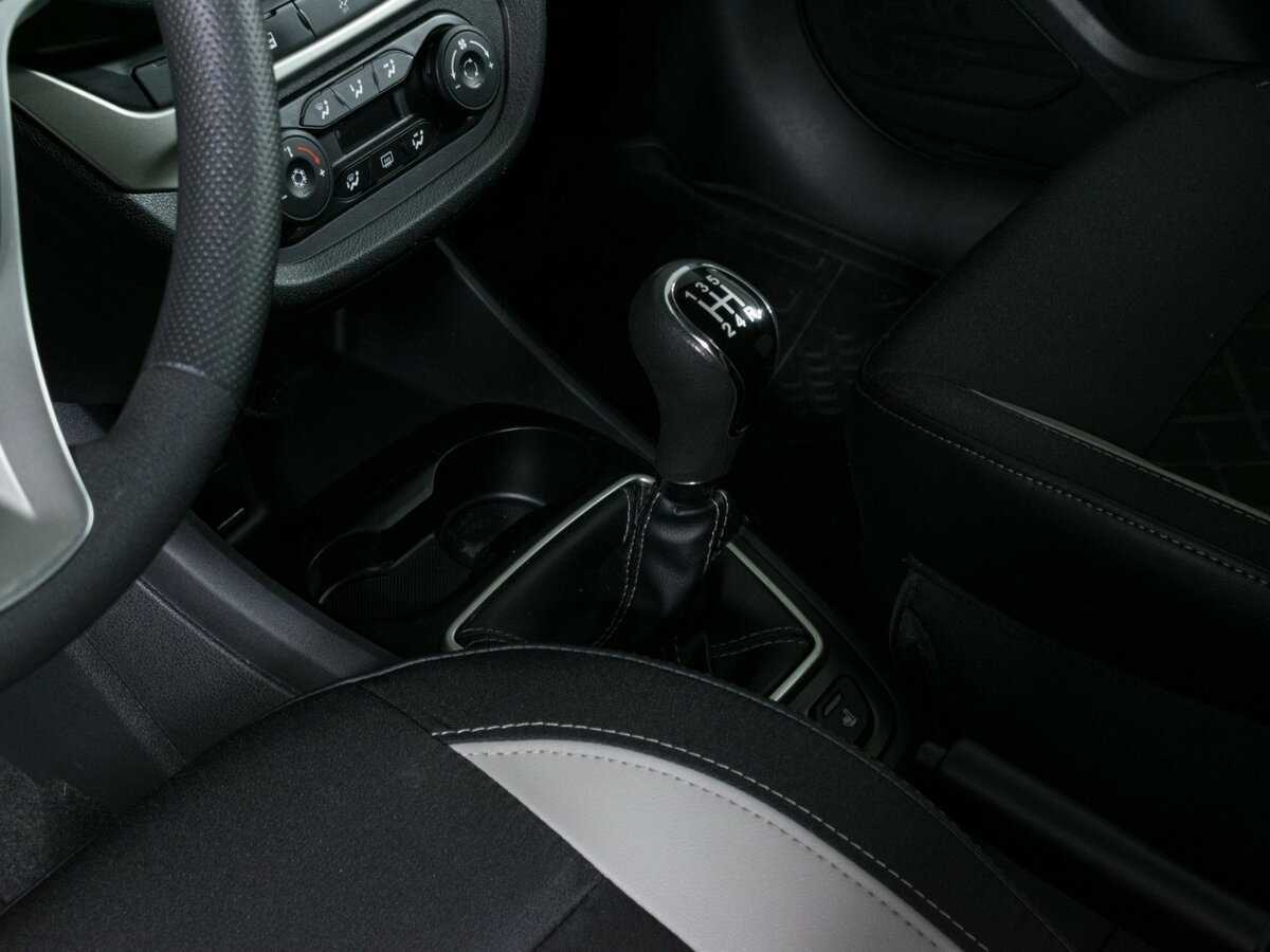 Lada (ВАЗ) Vesta с пробегом — 2019 год. Фото: #13