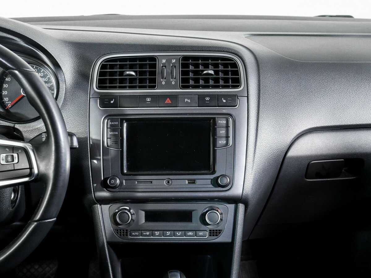Volkswagen Polo с пробегом — 2019 год. Фото: #9