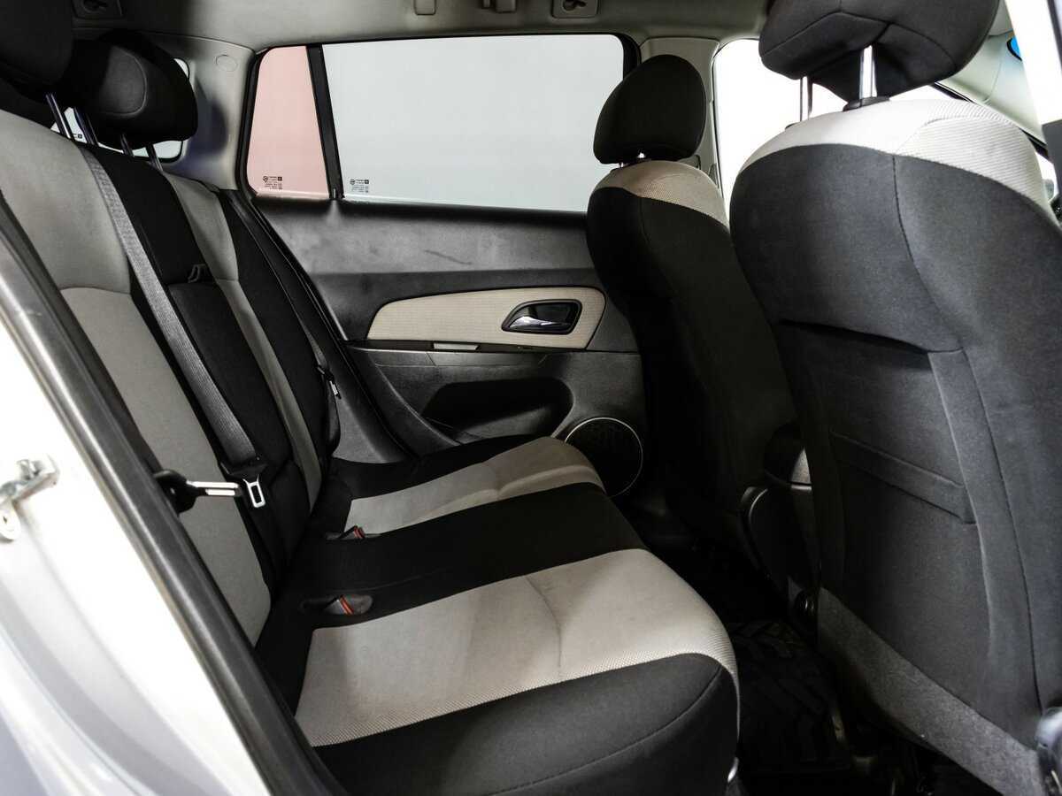 Chevrolet Cruze с пробегом — 2013 год. Фото: #9