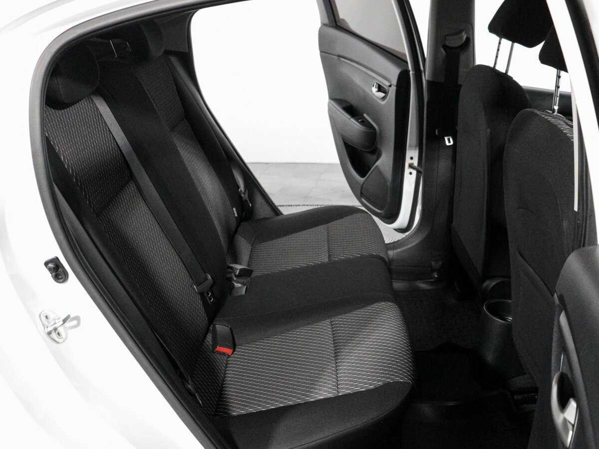 Kia Rio с пробегом — 2018 год. Фото: #11