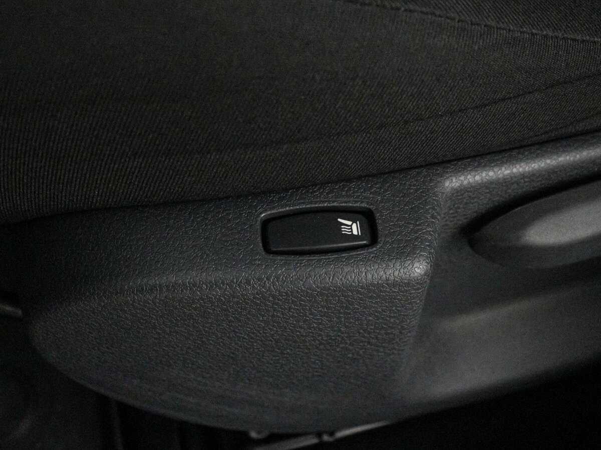 Renault Sandero с пробегом — 2015 год. Фото: #10