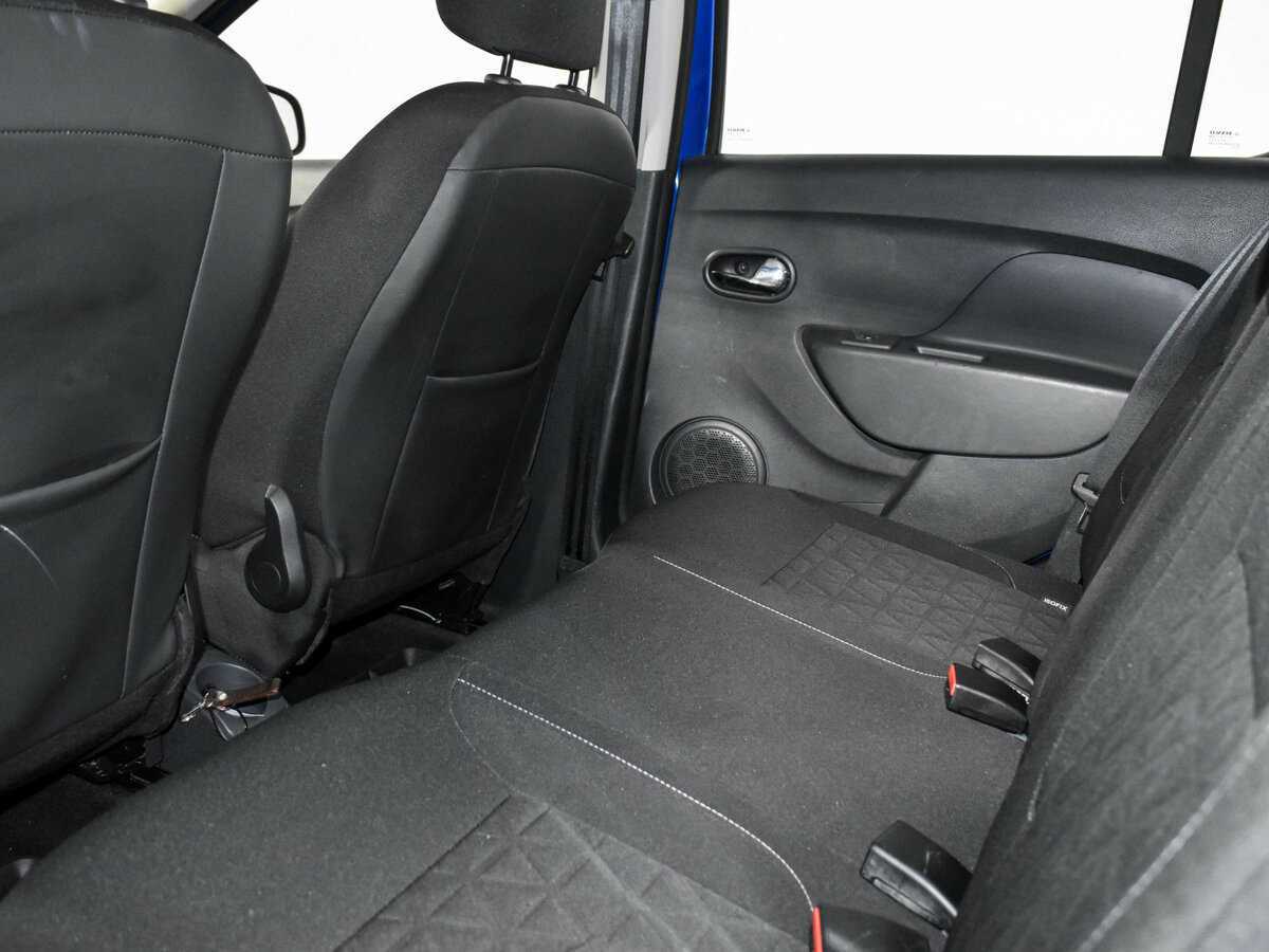 Renault Sandero с пробегом — 2017 год. Фото: #11