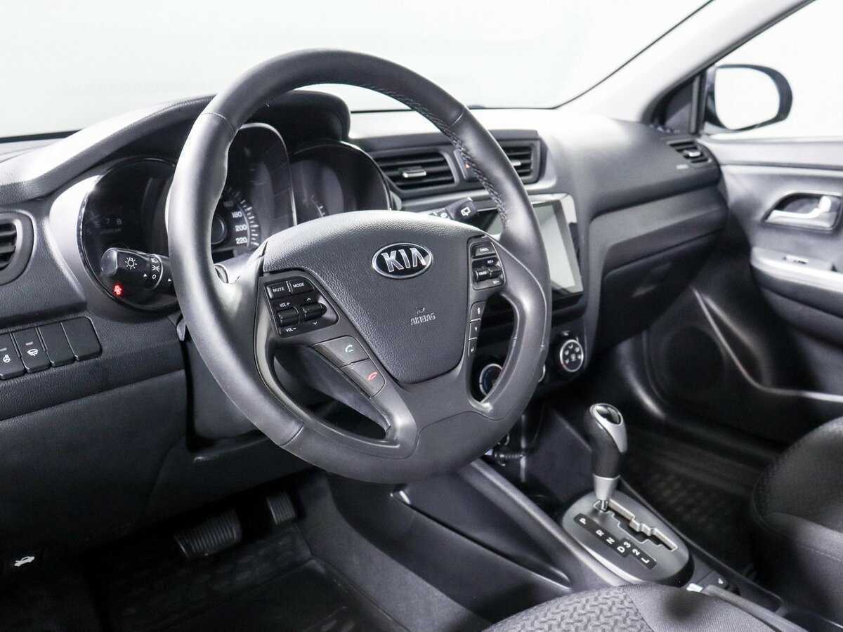 Kia Rio с пробегом — 2015 год. Фото: #10
